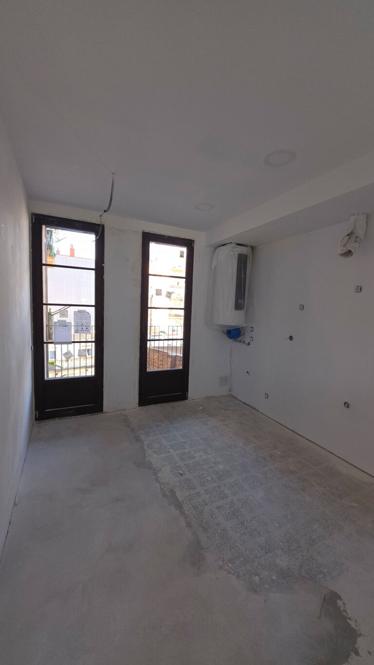 Reforma integral edificio oficinas en viviendas en Barcelona | 2rc Reformas Integrales