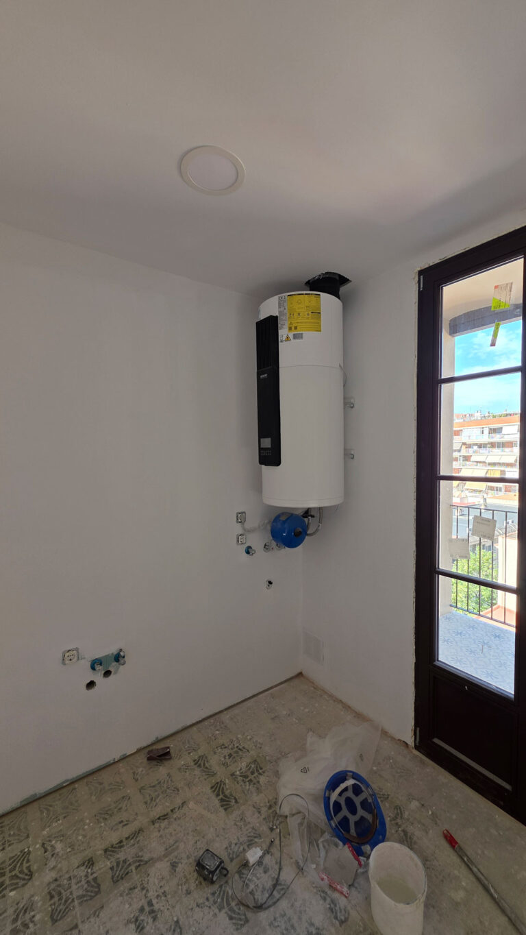Reforma integral edificio oficinas en viviendas en Barcelona | 2rc Reformas Integrales